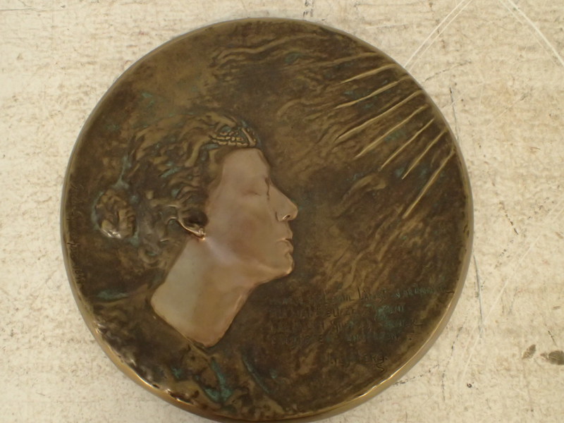 Väggrelief , Ystad Brons ,   D:31cm  