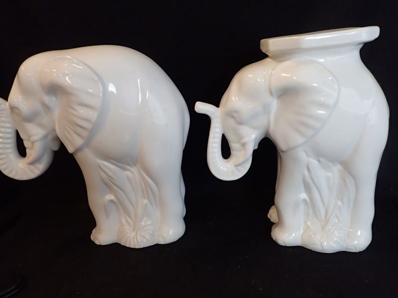 2st elefanter i porslin   H:ca.45cm