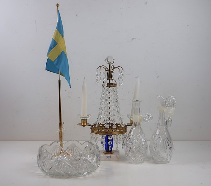 BORDSLYSTER, KARAFFER, SKÅL OCH BORDSFLAGGA