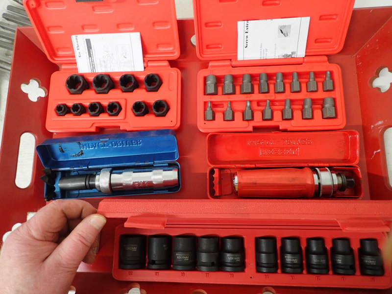 Verktygssatser: Screw extractor,slagmejslar,krafthylsor