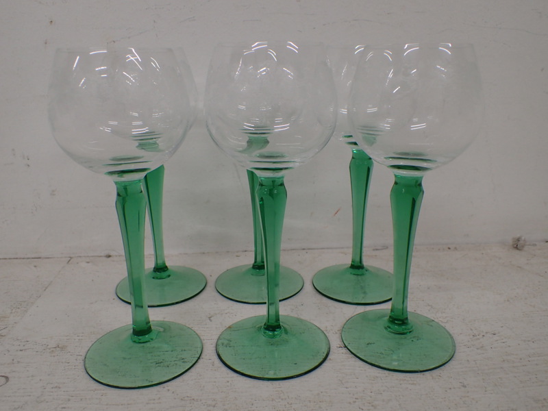 6st fotglas med grön fot  H:19cm