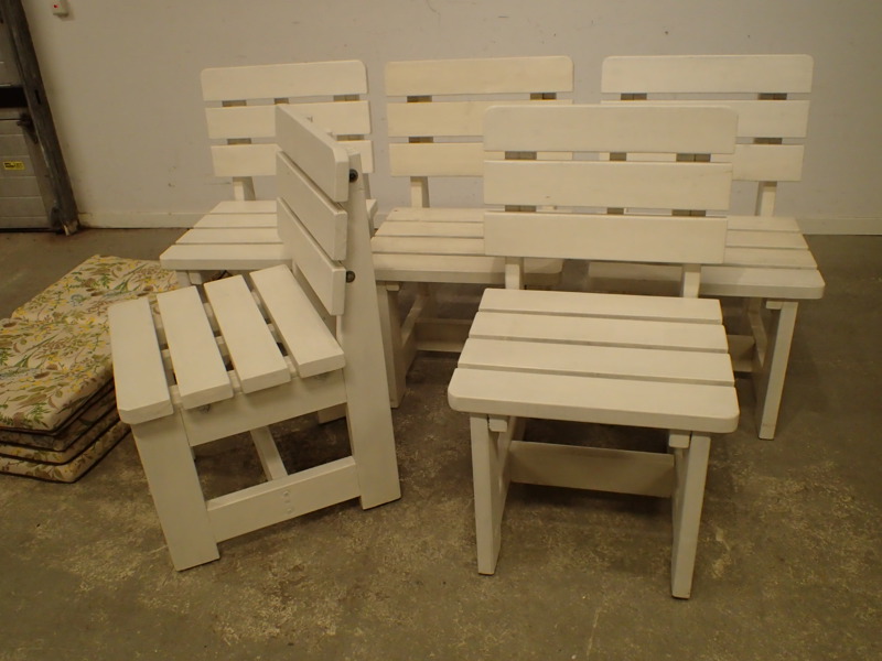 5st trädgårdsstolar i trä med dynor