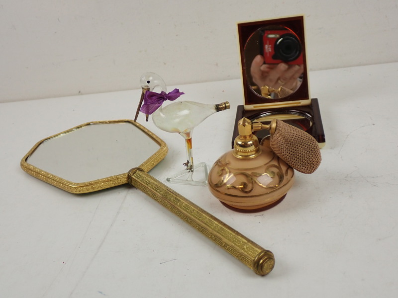 SPEGLAR + PARFYMFLASKOR