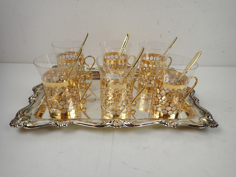 BRICKA med KAFFEGLAS