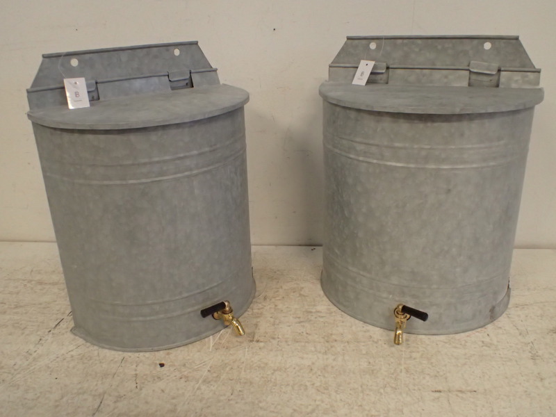 2st behållare med kran   H:39cm