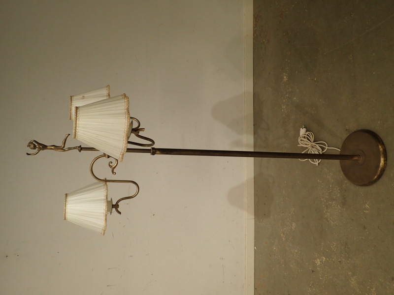 Golvlampa med 3 ljuspunkter