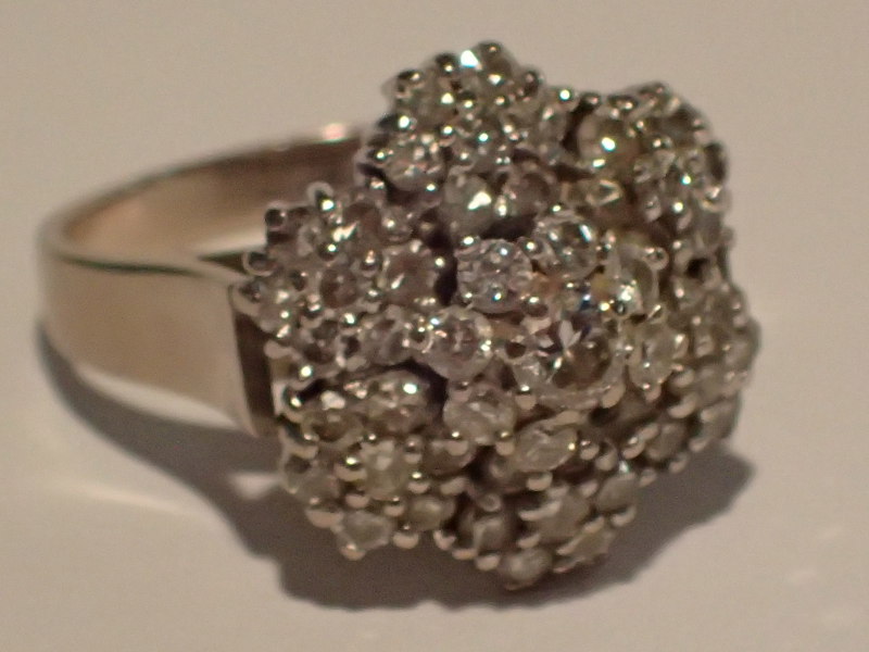 Ring 18k vitguld med 43st diamanter