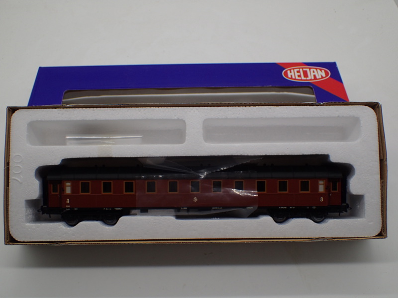 Modelltåg    Heljan  7013  i kartong