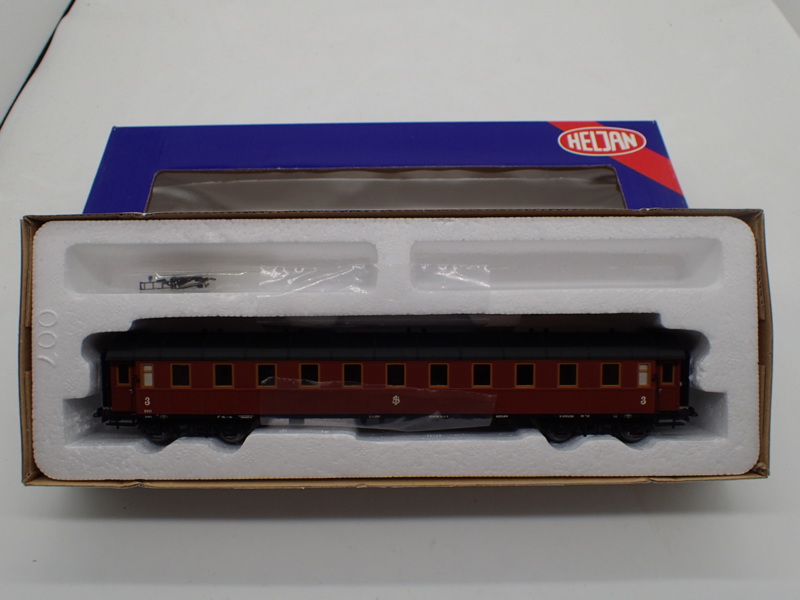 Modelltåg   Heljan  7011  i kartong