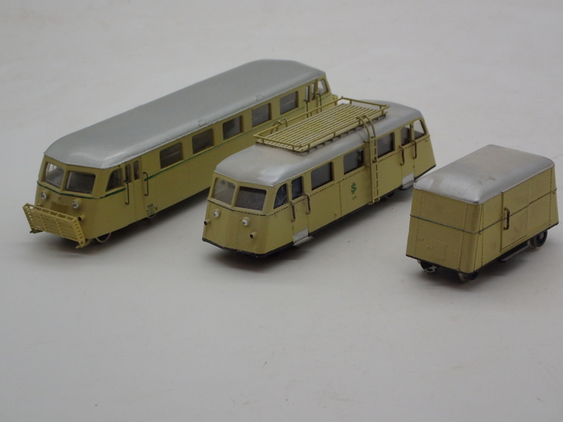 Modelltåg: Rälsbussar o släp,3-delar