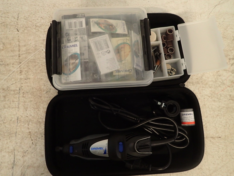 Slipmaskin Dremel 300I med tillbehör