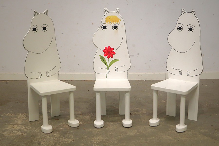 BARNMÖBEL "MUMIN" 3st STOLAR OCH BORD