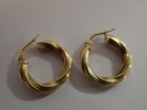 2 örhängen 18k     vikt:2,4gr