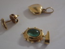 2 hängen + örhänge  18k    Vikt:2,3gr

