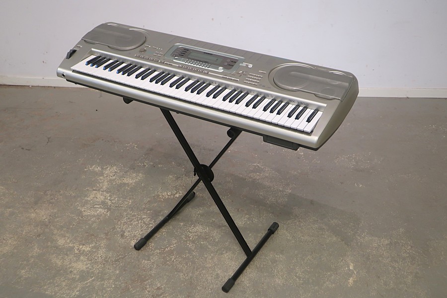 KEYBOARD CASIO WK-3300