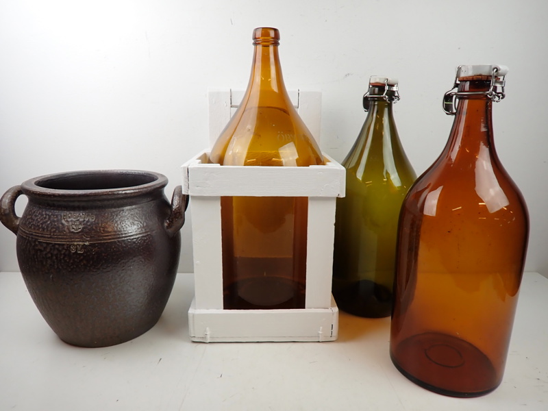 HÖGANÄSKRUKA 8 Liter + 3 st GLASFLASKOR