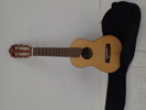 Guitalele Yamaha med fodral