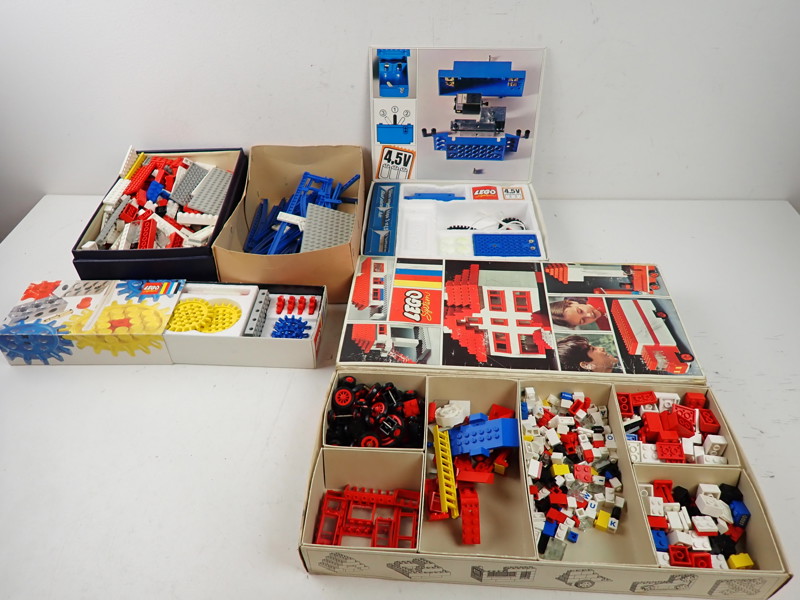 LEGO