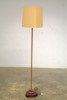 GOLVLAMPA MED GLASFOT