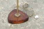GOLVLAMPA MED GLASFOT