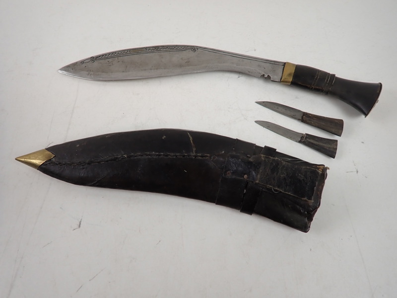 KNIV med fodral, troligtvis Indien