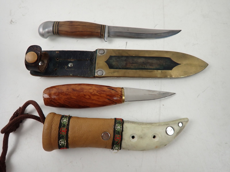 2 st KNIVAR , 1 Frosts