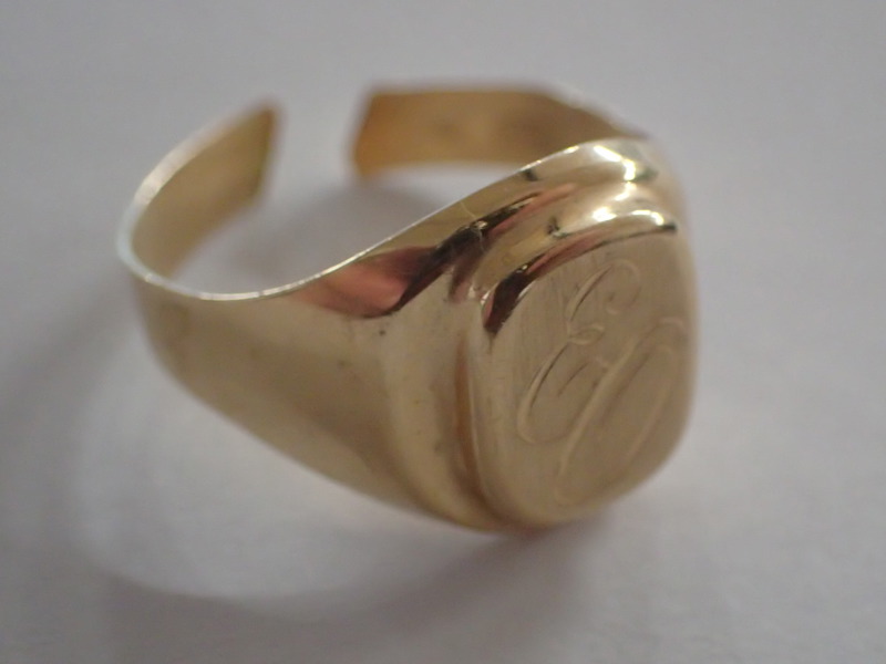 Ring 18k vikt:2,6gr