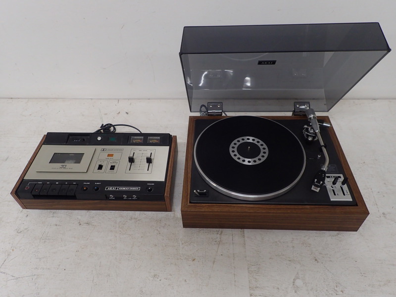 Akai kassettdäck GXC-38D,skivspelare AP-002