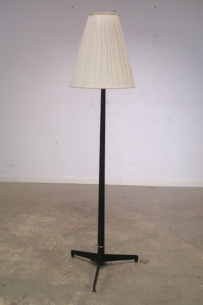 GOLVLAMPA