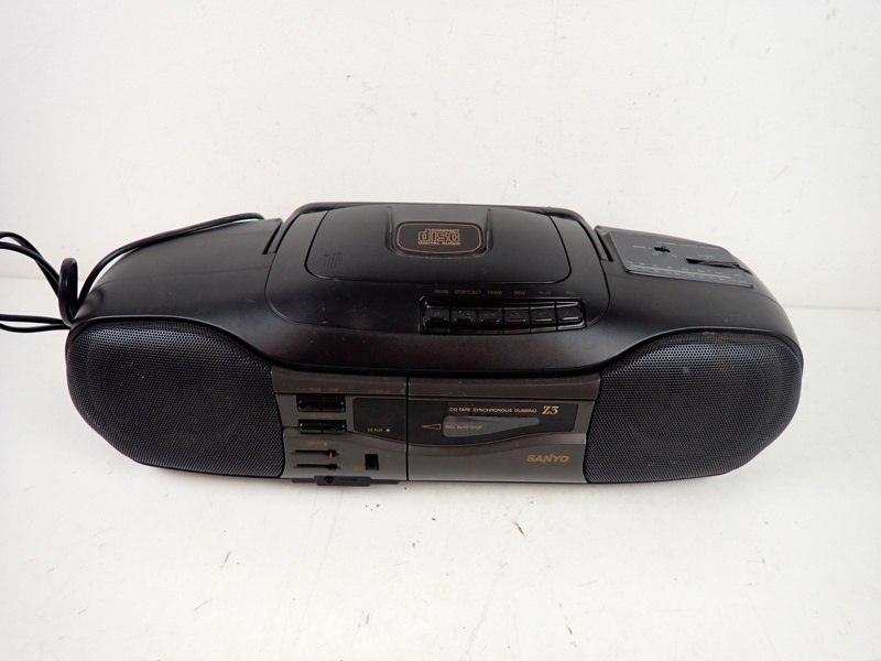 RADIO/CD SPELARE Sanyo , model MCD 23 F