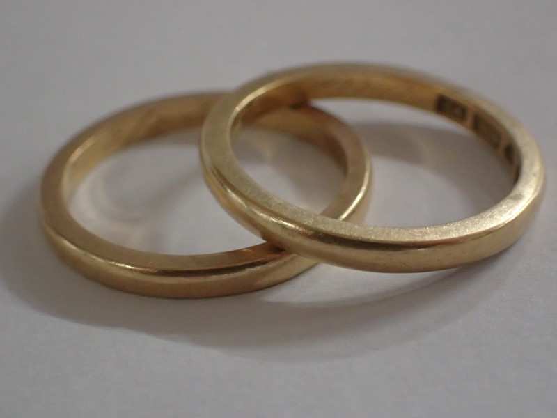 2st ringar 18k vikt:8gr