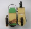 PLÅTMODELL. VESPA MED SIDOVAGN