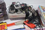 NINTENDO 8-BIT MED TILLBEHÖR, SPEL OCH TIDNINGAR