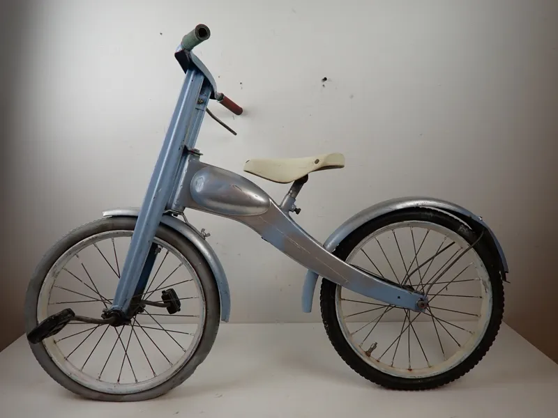 BARNCYKEL troligtvis Monark