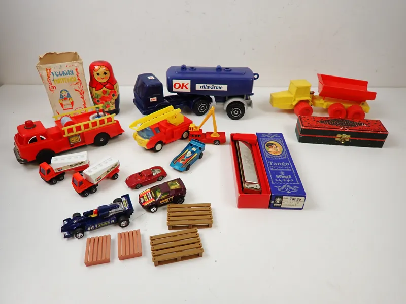 1 MUNSPEL Hohner+ask, Rysk DOCKA + LEKSAKSBILAR