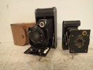2 äldre kameror: Zeiss Ikon,Vest Pocket Kodak
