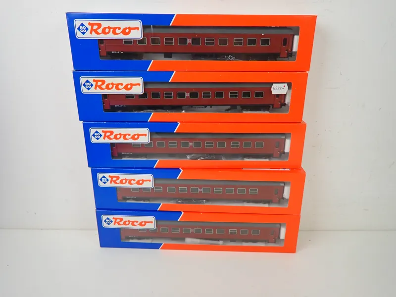 5 st TÅGVAGNAR Roco 44721 SJ 