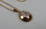 HALSBAND MED HÄNGE 18K