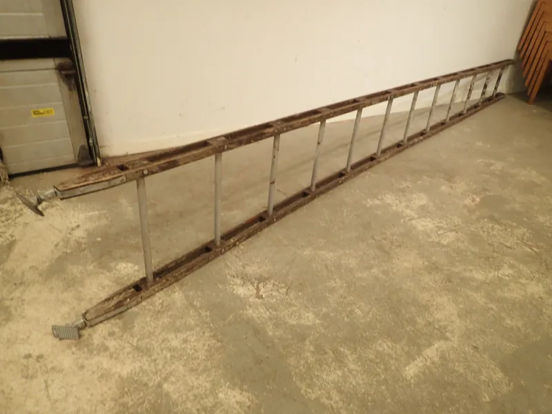 Stege i trä o metall "Wibe" L:410cm