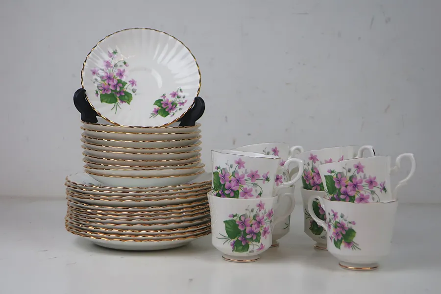 SERVISDELAR. HOSTESS TABLEWERE ENGLAND