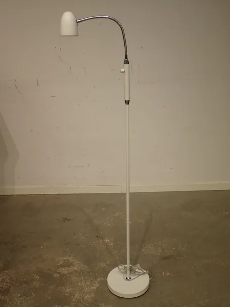 GOLVLAMPA "Koster" Armatur Hantverk