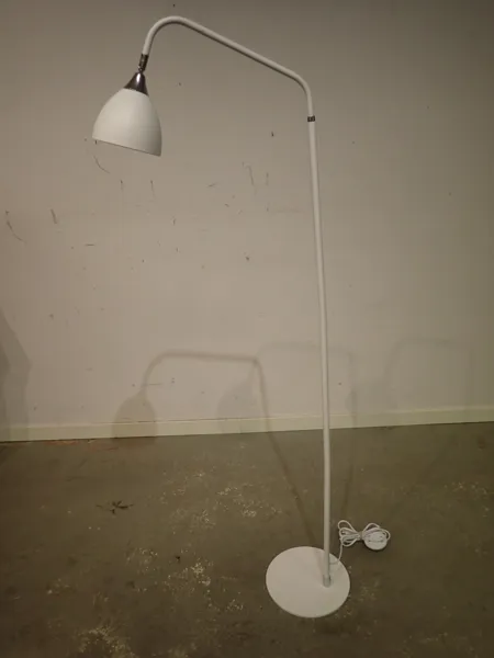 GOLVLAMPA "Elvita"