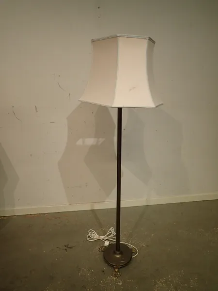 Golvlampa