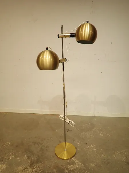 GOLVLAMPA med 2 ljuspunkter