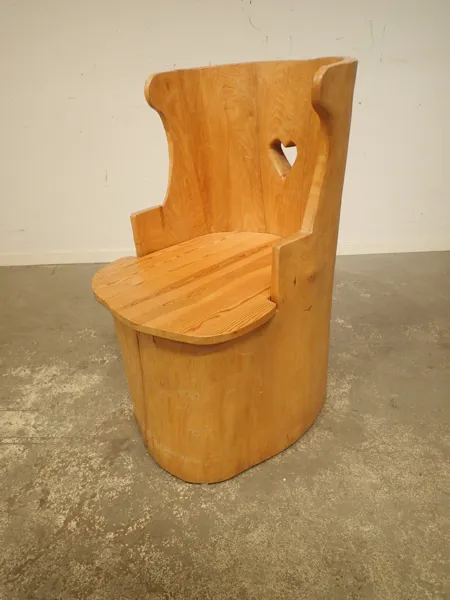 Kubbstol      H:96cm  B:56cm