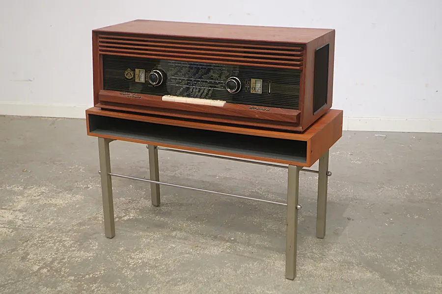RADIO OCH HYLLA