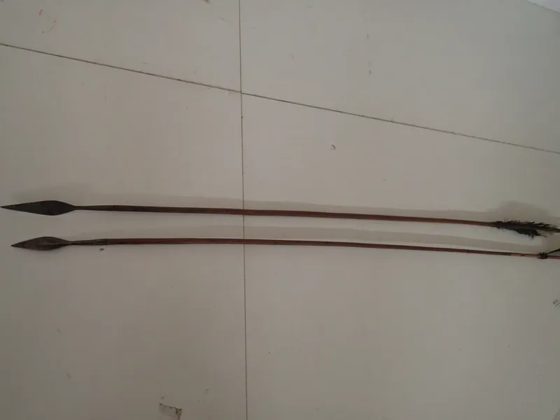 2st Pilbågspilar troligen Afrika L:97cm