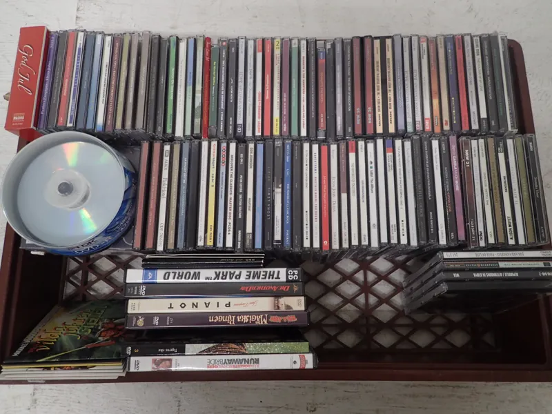 CD-skivor o några DVD