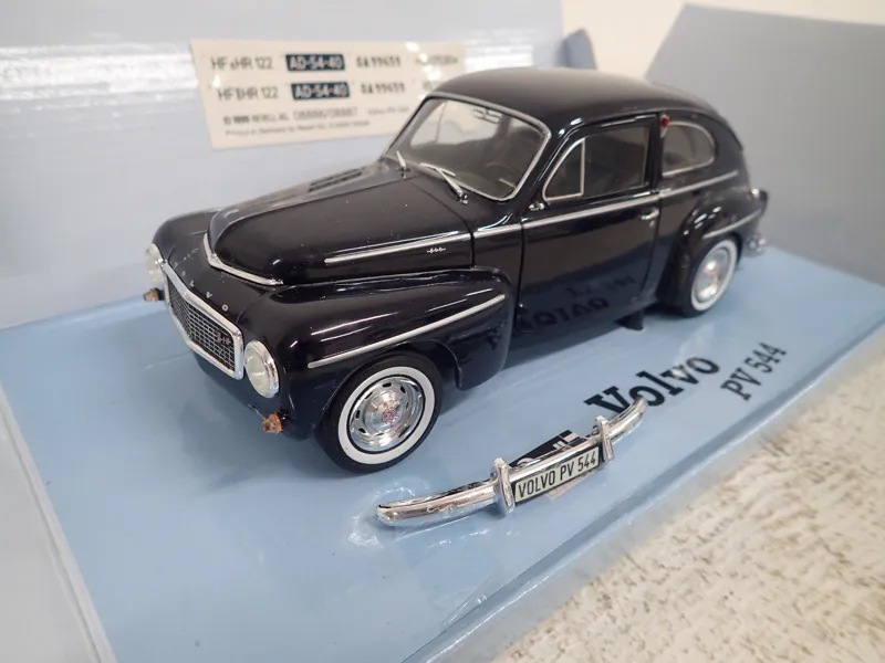 Bilmodell "PV544" 1:18 Revell