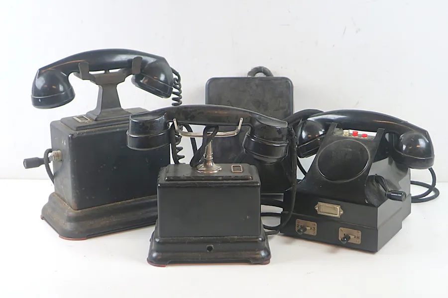 ÄLDRE TELEFONER